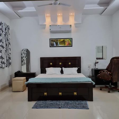 Leela Homestay Jabalpur - Lily - 2 Bhk Luxury Appartment Zewnętrze zdjęcie