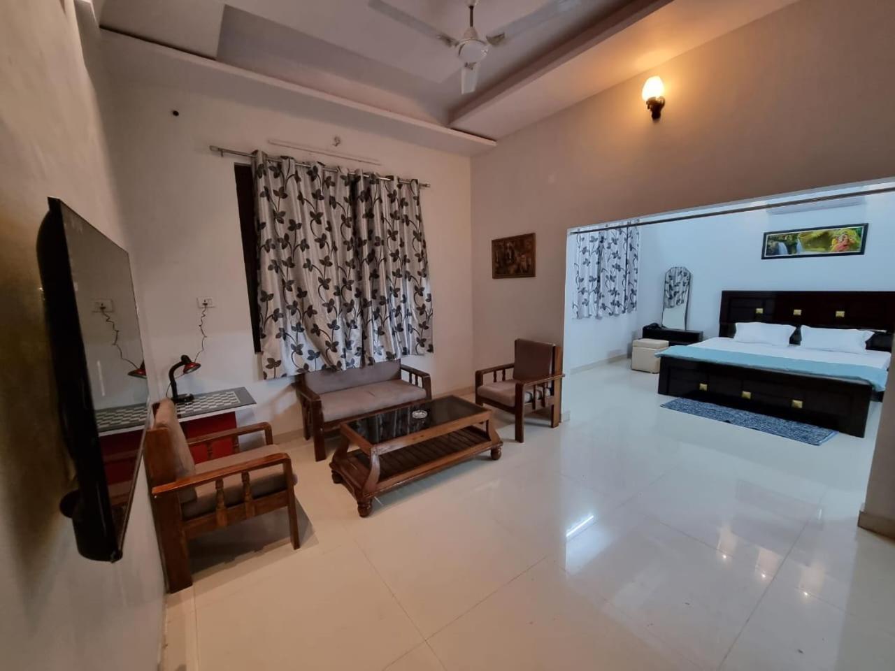 Leela Homestay Jabalpur - Lily - 2 Bhk Luxury Appartment Zewnętrze zdjęcie