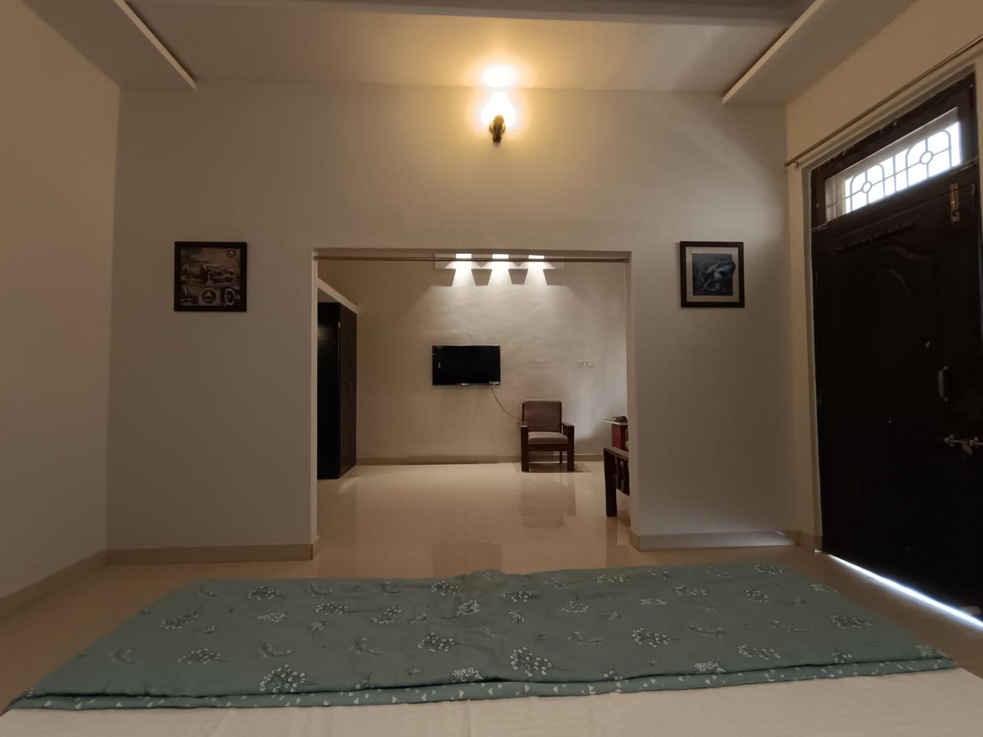 Leela Homestay Jabalpur - Lily - 2 Bhk Luxury Appartment Zewnętrze zdjęcie